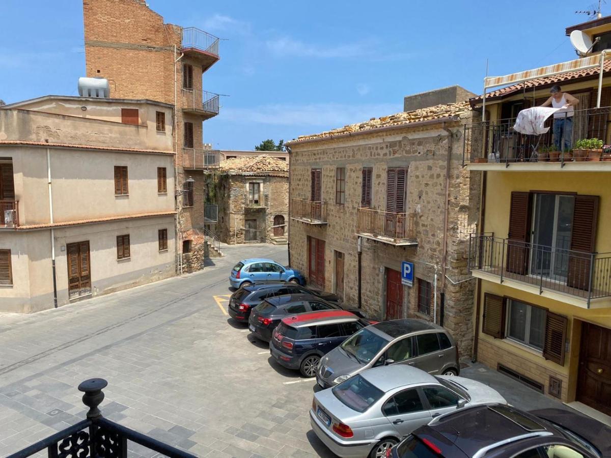 Appartamento La Torre Santo Stefano di Camastra Esterno foto